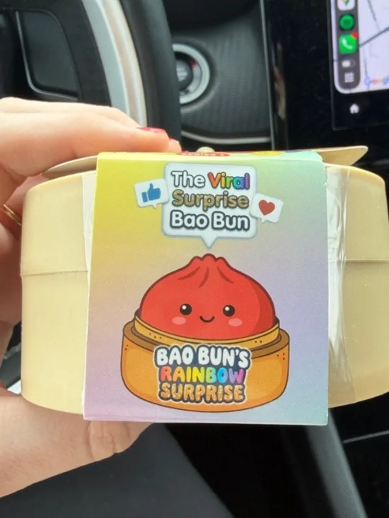 Bao Bun's Rainbow Surprise - Gold Bao Bun Collectible - Picture 2 of 3